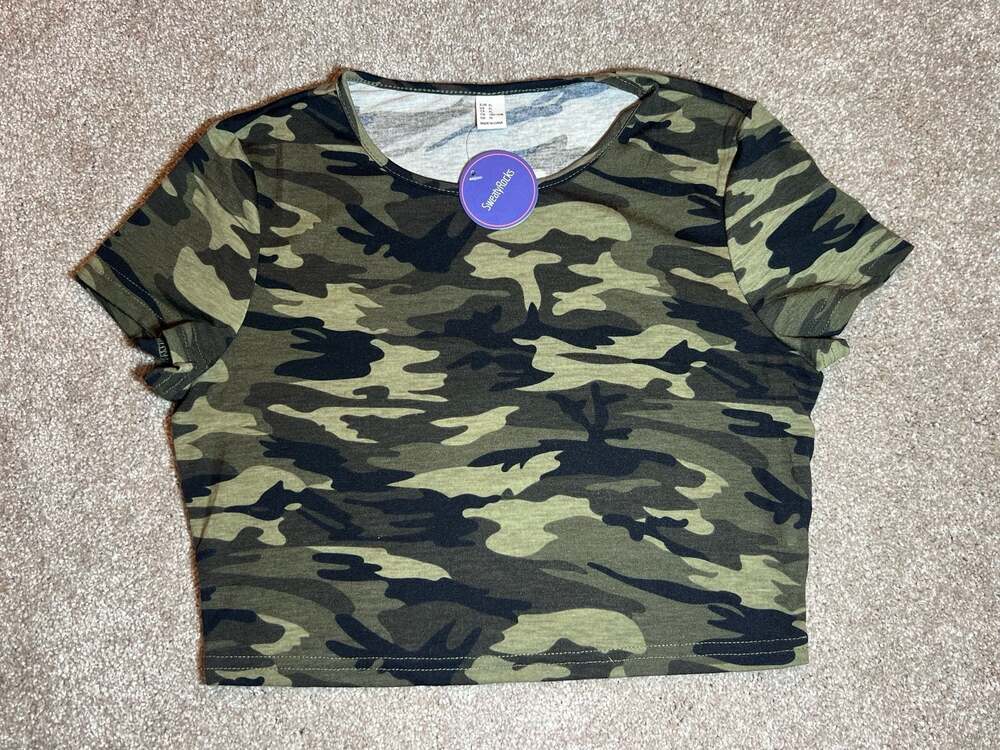 SweatyRocks Women's Camo Print Short Sleeve Scoop Neck Crop Top T-Shirt Size XL